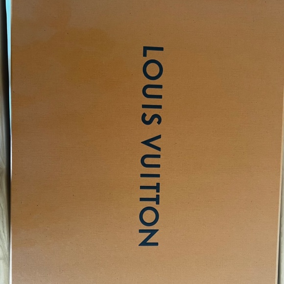 Authentic Louis Vuitton On the Go GM Tote - Like New - Picture 15 of 16